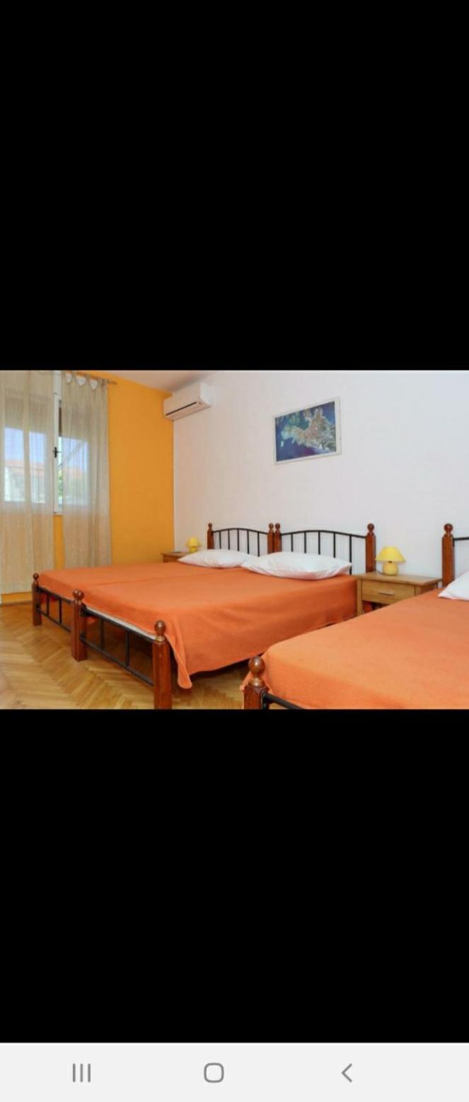 Basil Apartments And Rooms Betina  Zimmer foto